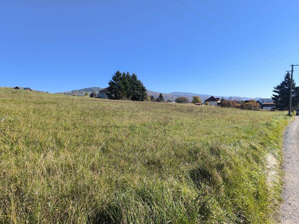 LUKRATÍVNE SLNEČNÉ POZEMKY S PRÍPOJKOU ELEKTRINY A VODY V NA - 4