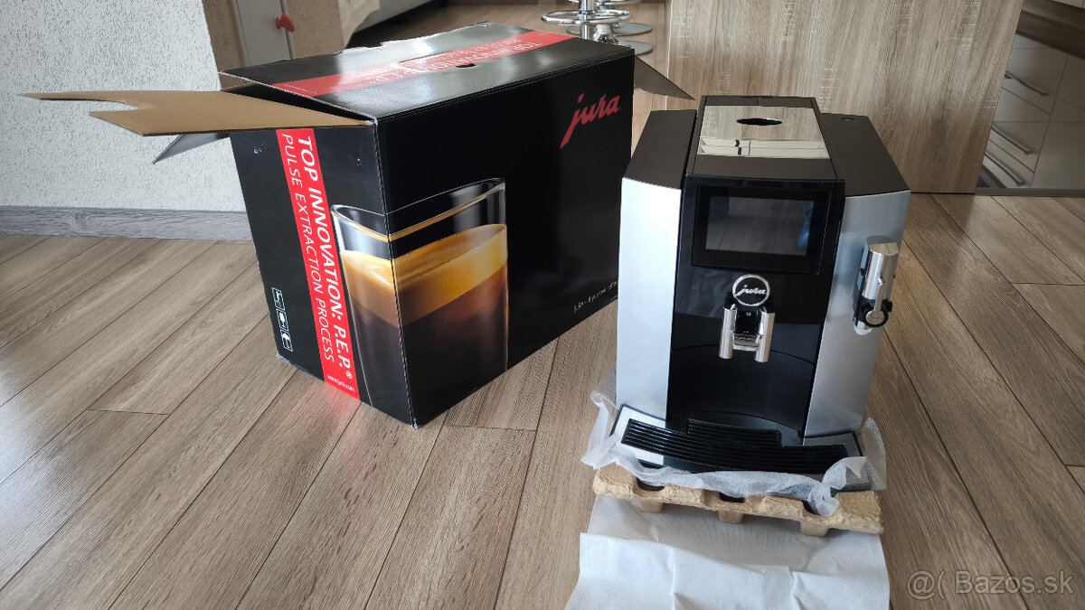 Predám automatický kávovar JURA S8 Moonlight Silver - 4