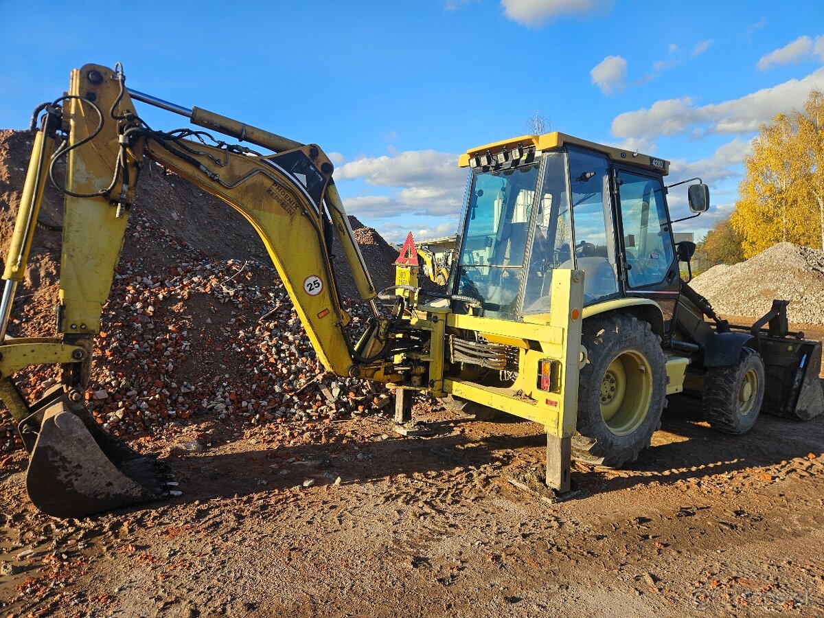 Traktorbagr Caterpillar 428D 4X4 + sbíjecí kladivo - 4