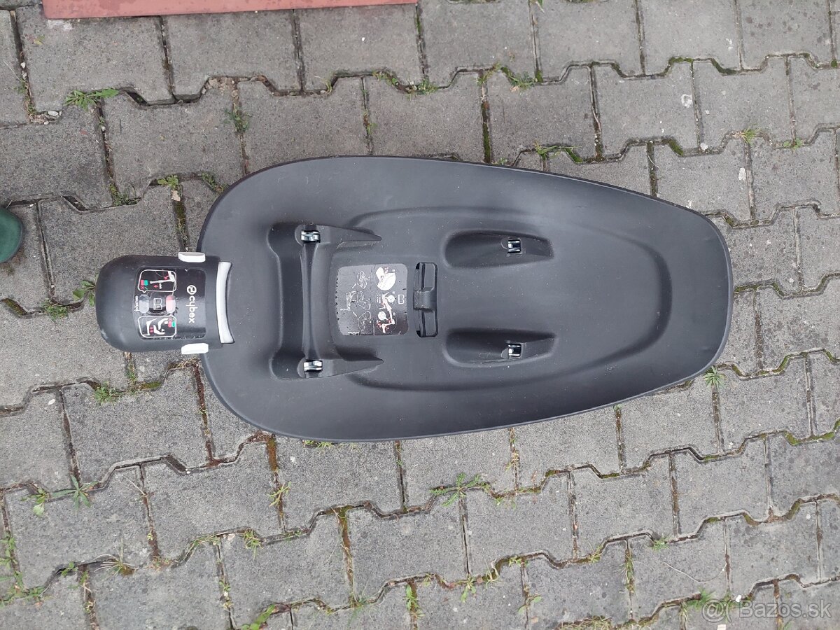 Autosedacka a základňa Cybex Aton M i-size 2021 - 4