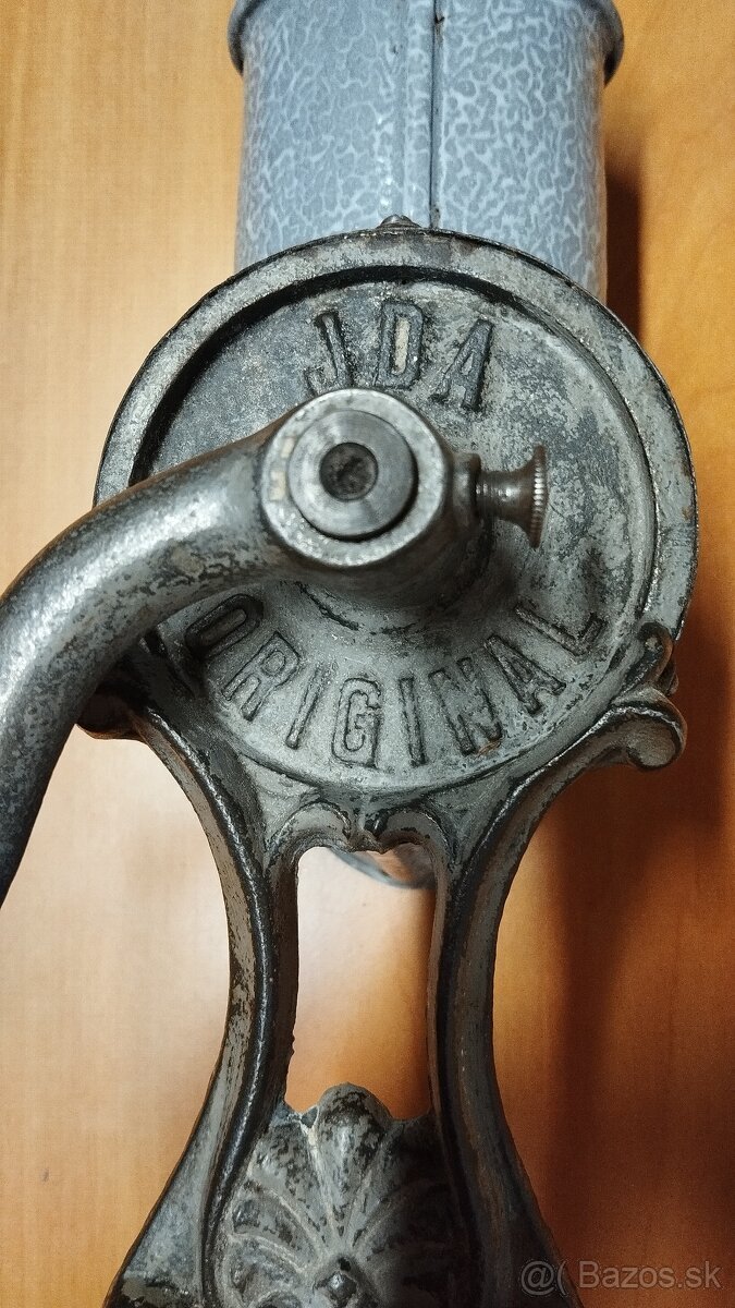 Velmi starý krásný velký mlýnek na strouhanku IDA se smaltem - 4