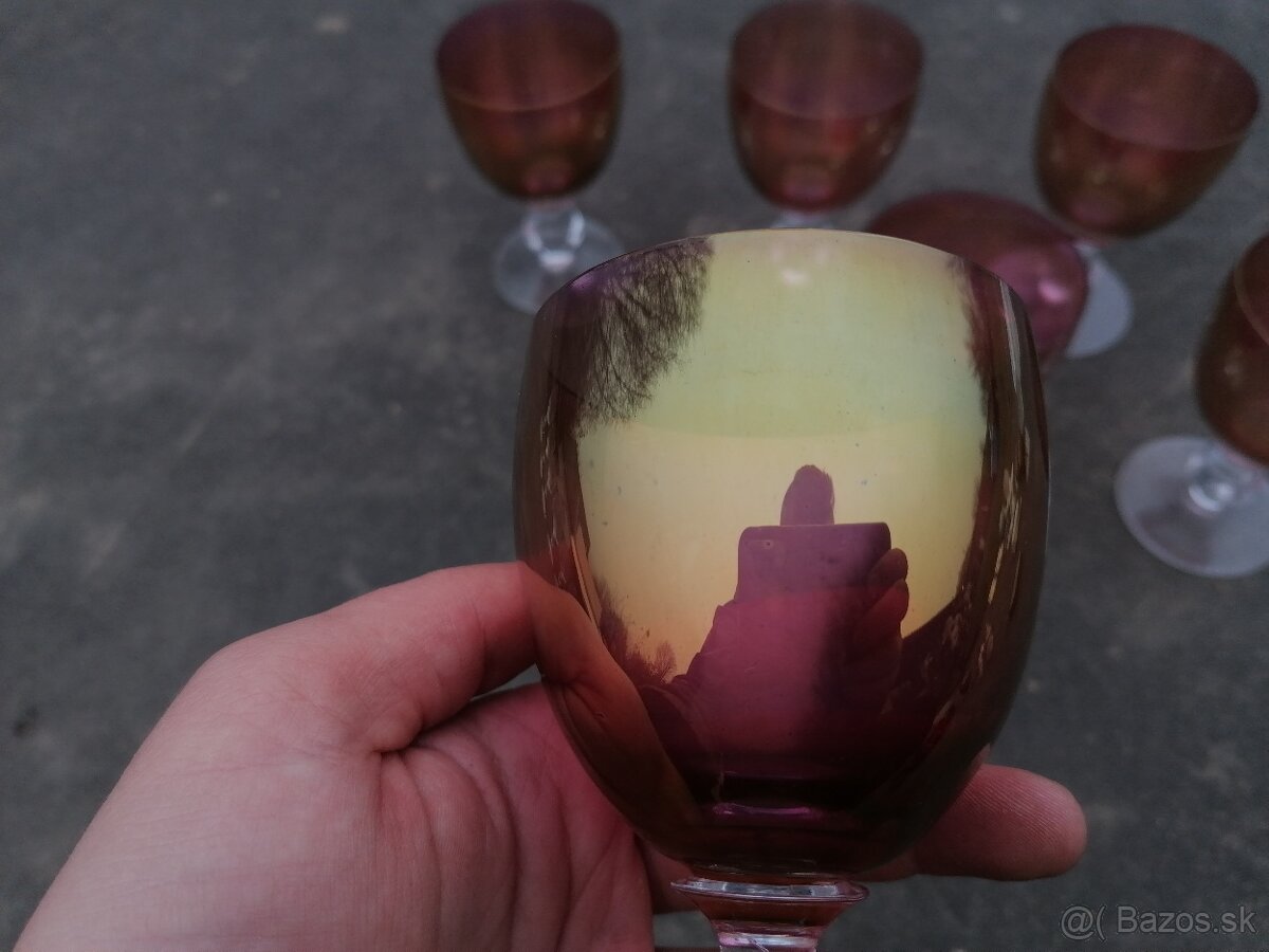 Predám sklenené poháre na víno z brusnicového skla - 4