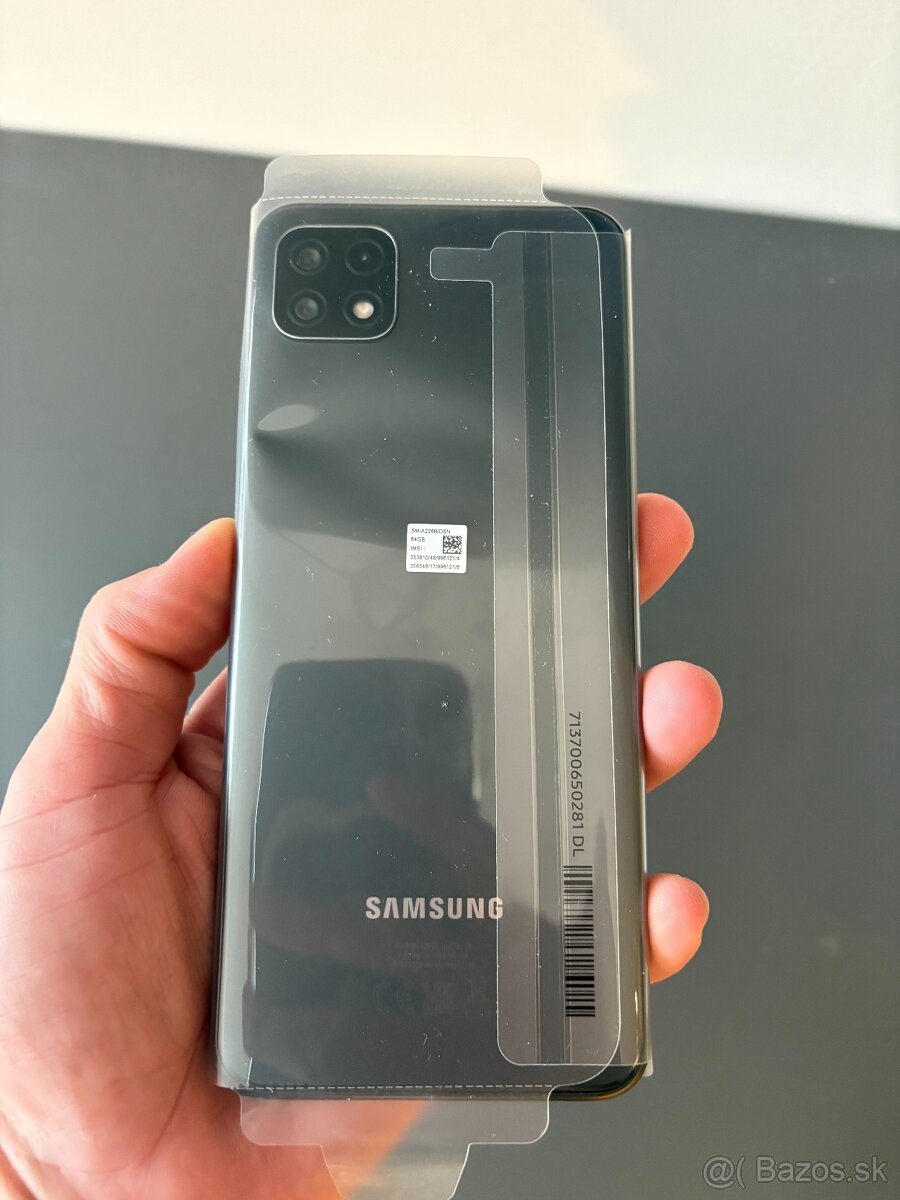 Mobilný telefón - 4