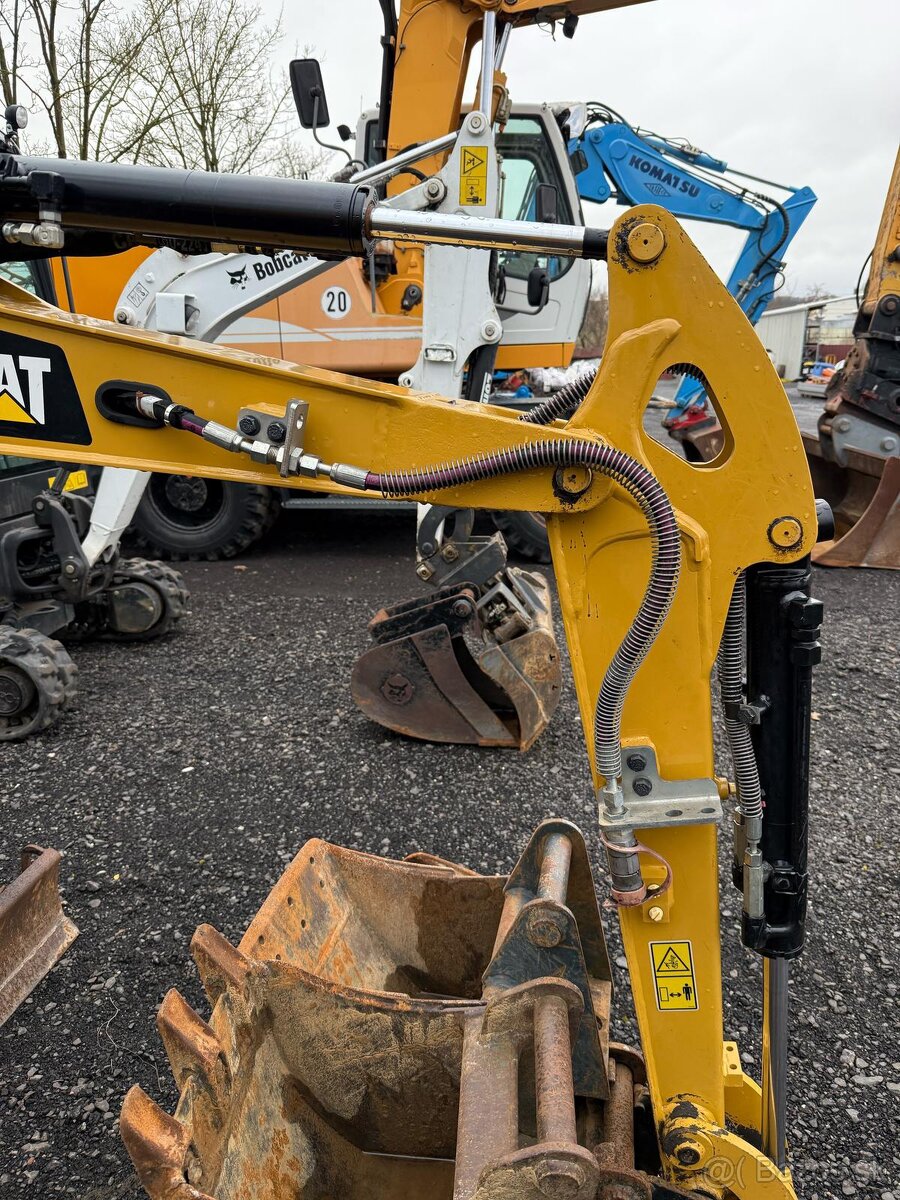 Caterpillar 301.6 - 4