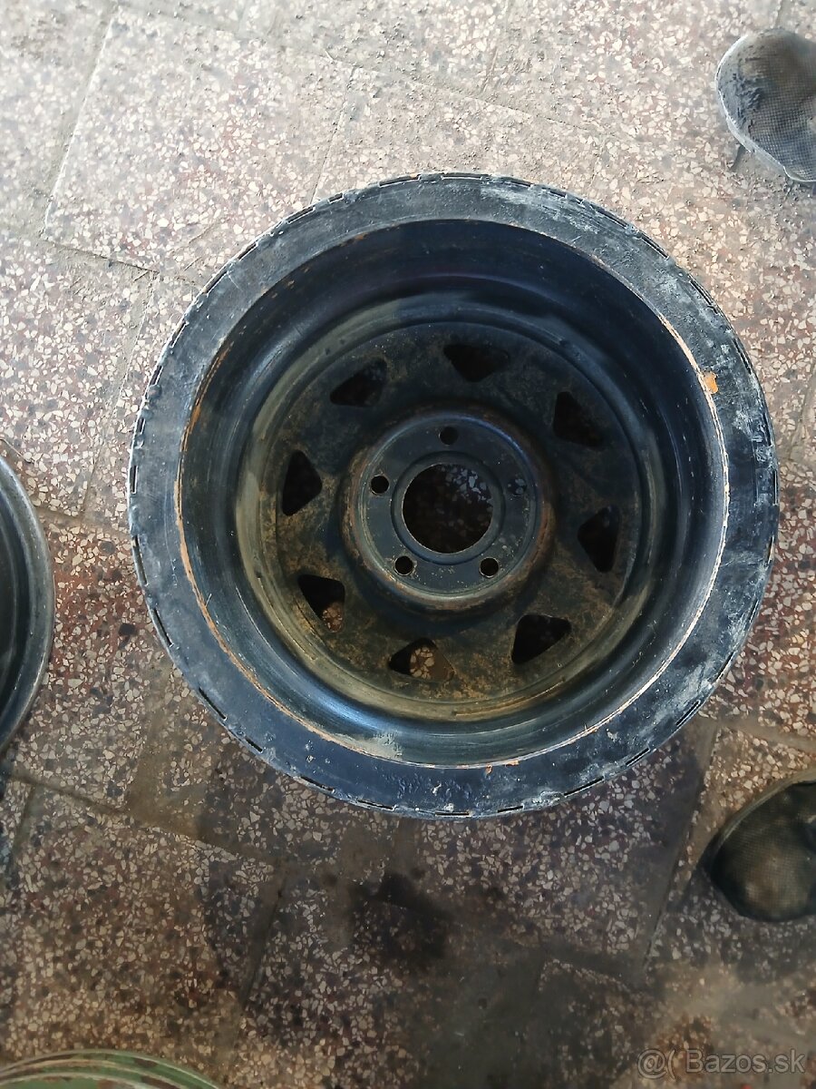 Predám offroad disky 5x120 r16 zosilnené mám 5ks - 4