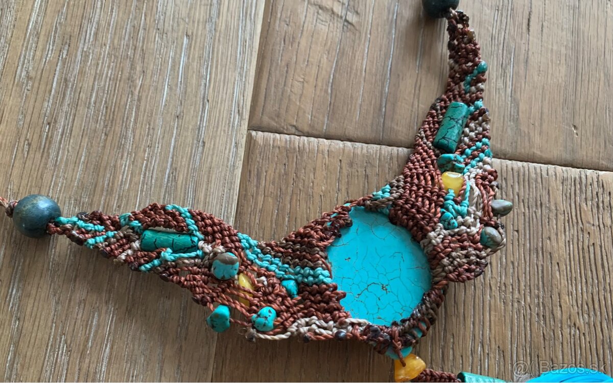 Náhrdelník macrame hnedý s pierkom - 4