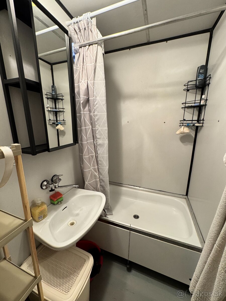 Prenájom 1-izbového bytu Komárno – zariadený, tichá lokalita - 4