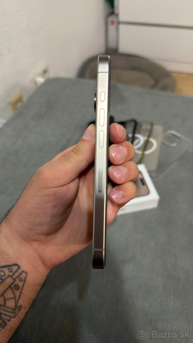 iPhone 15 pro 128gb Natural Titanium - 4