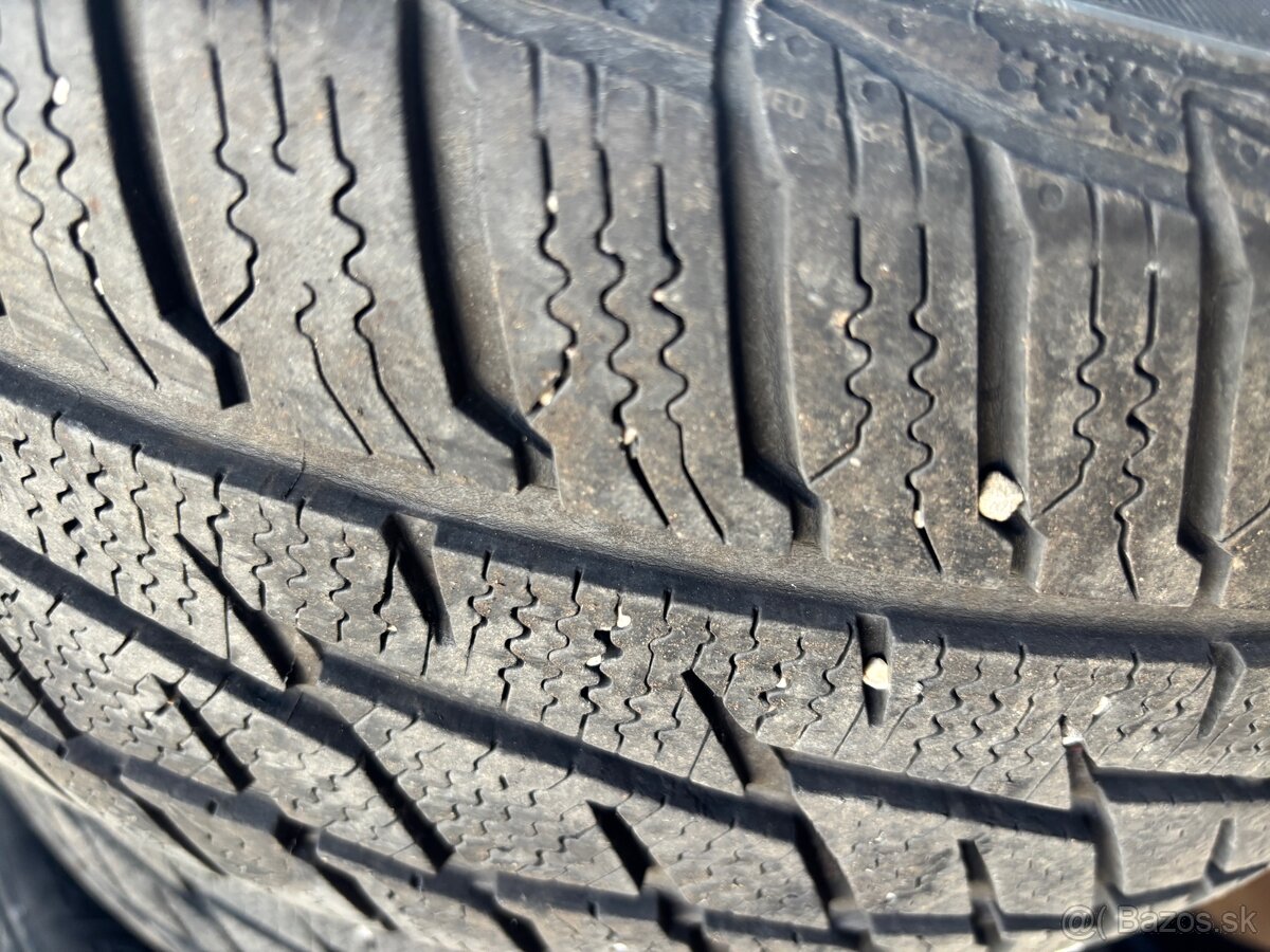 Predám gumy 205/55 R16 - 4