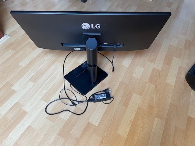 34” LG ultrawide IPS monitor – plne funkčný - 4