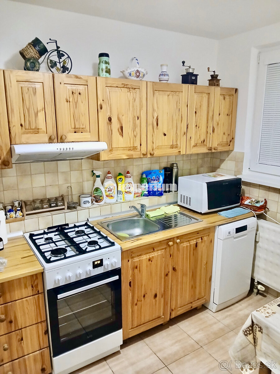 Šamorín - predaj 3 izb. zariadeného bytu so špajzou v okrajo - 4