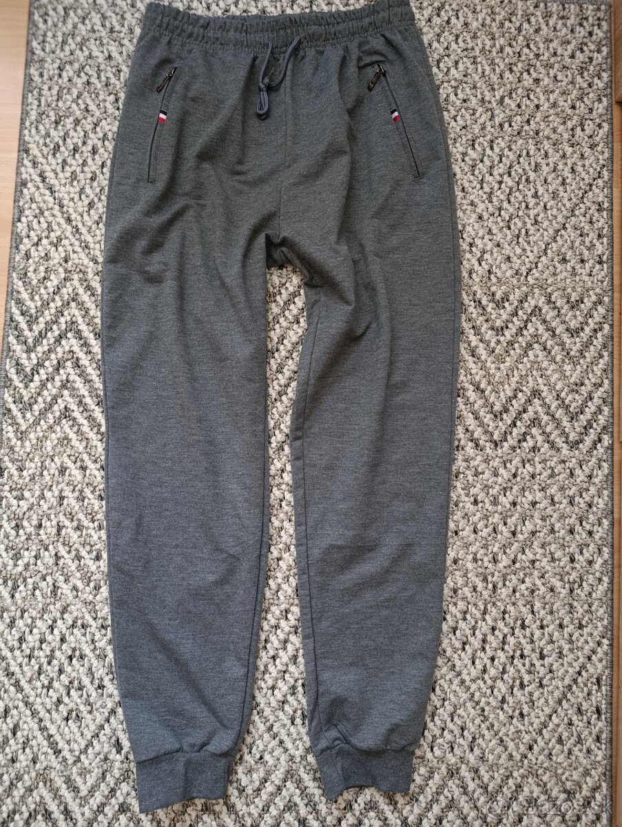 Teplákové nohavice L - 4