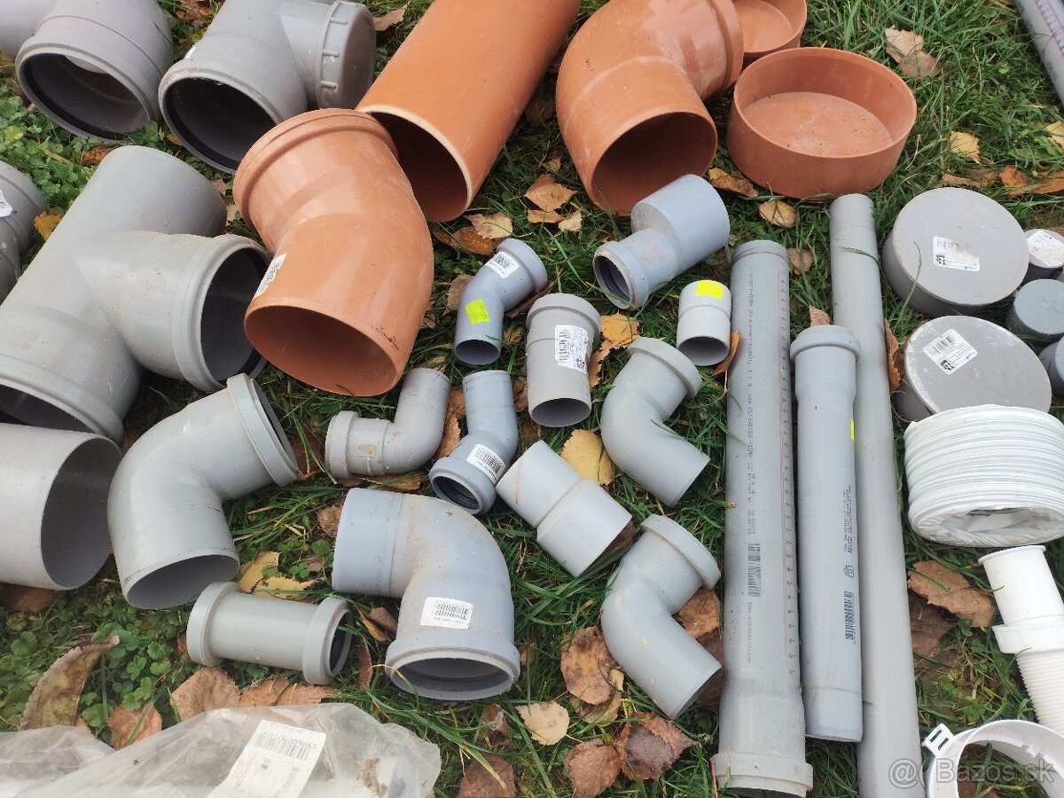 Kanalizačné PVC rúry, kolená, spojky - pozostatok zo stavby - 4