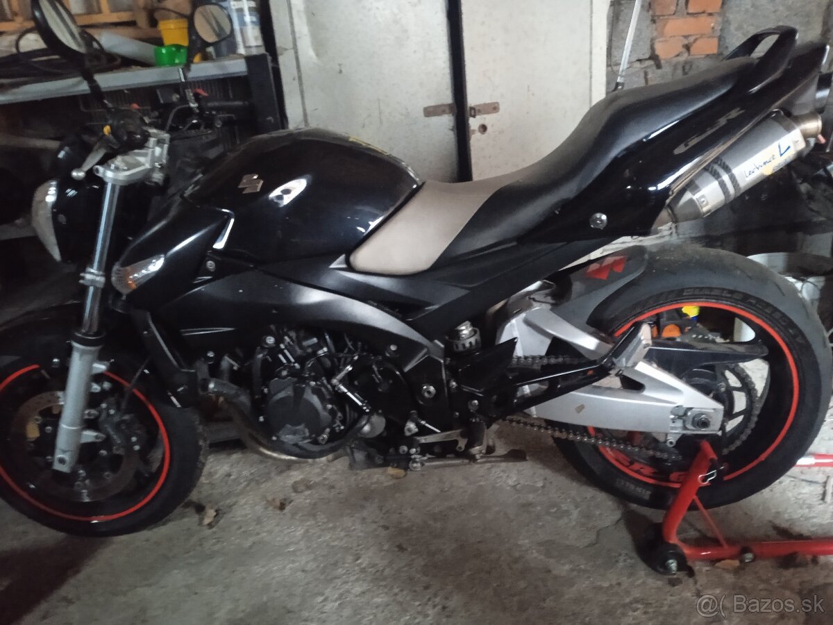 Suzuki GSR 600 - 4