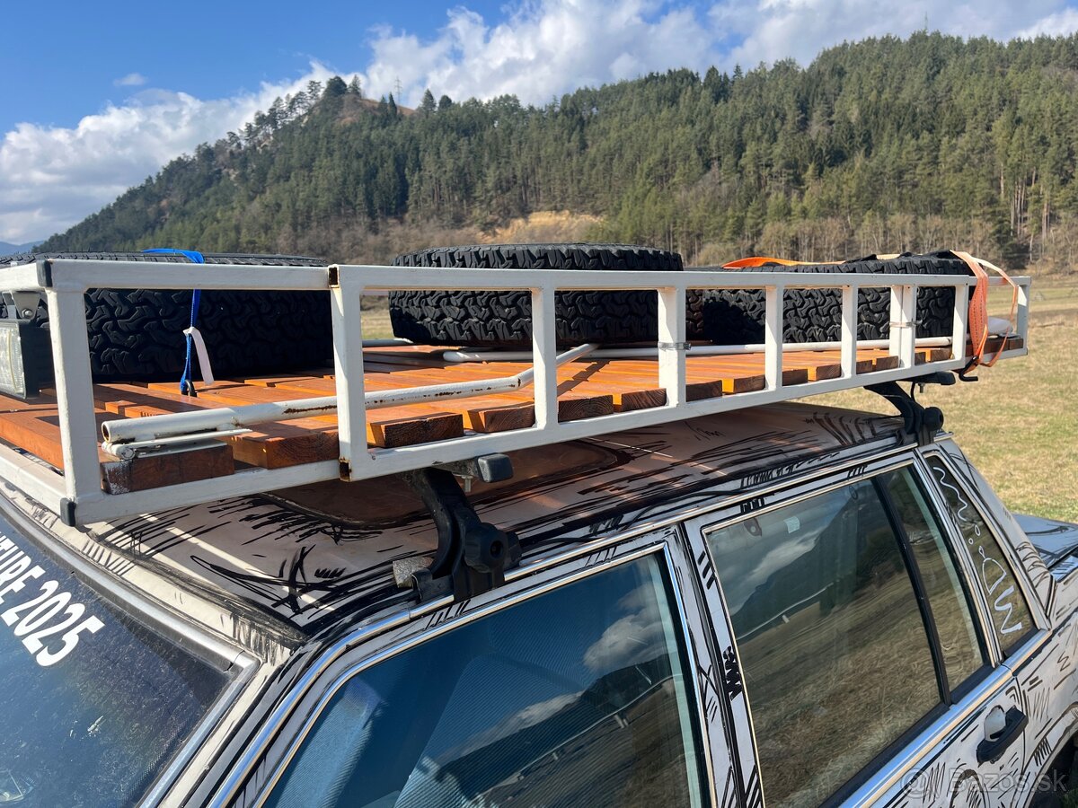 Záhradka na auto s konštrukciou stanu - 4