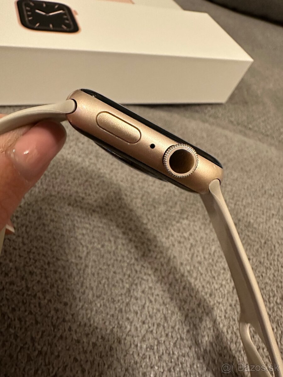 Apple Watch 5, rosegold, 44mm - 4