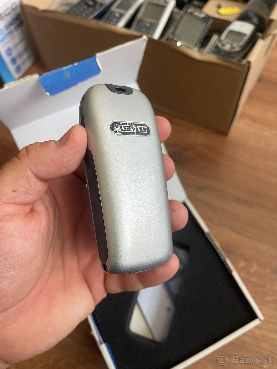 Alcatel One Touch 311 v krabici - 4