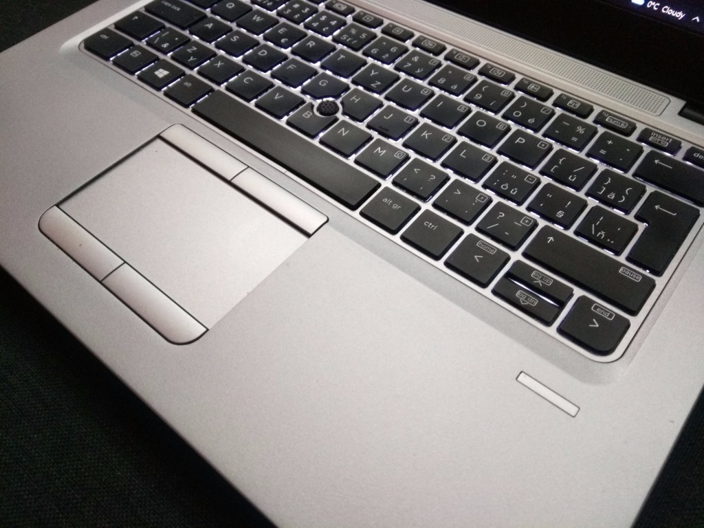 HP elitebook 725 G4 , AMD A10 quad core ,8gb ram ,ssd + hdd - 4