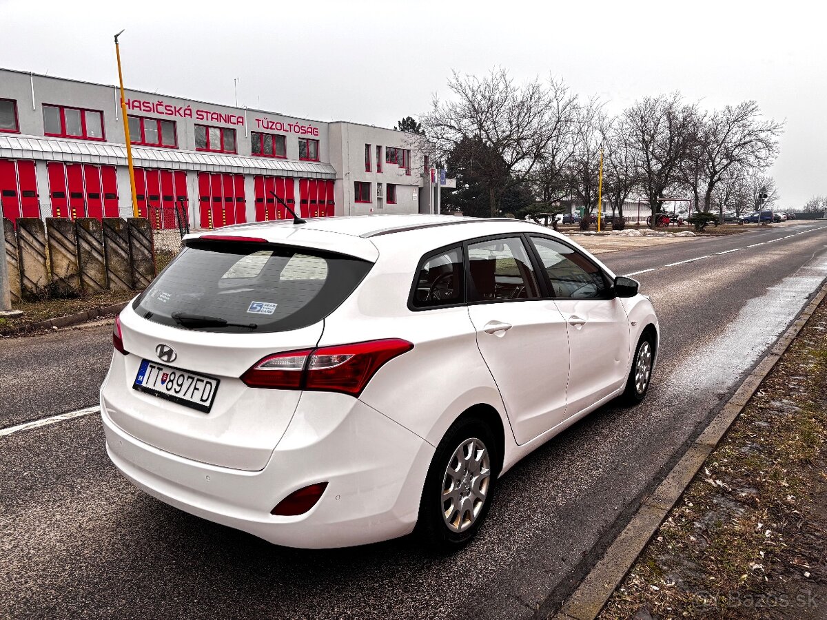 Hyundai i30 1.6CDRI 81kw - 4
