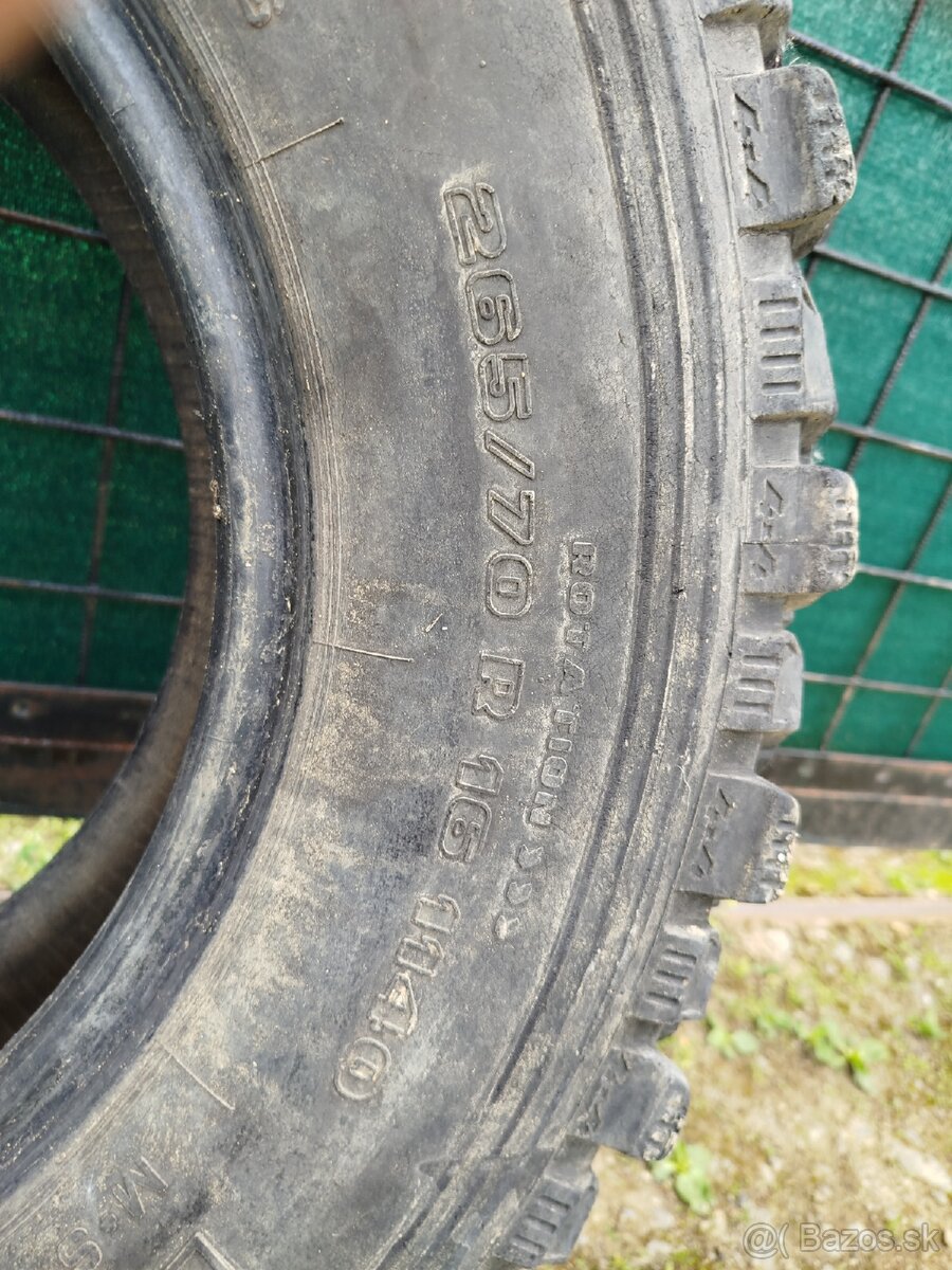 Pneu 265/70 R16