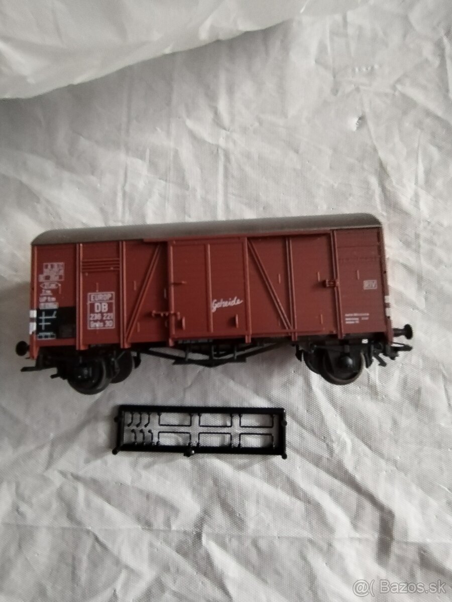 Set troch nákladných vagónov H0 - 4