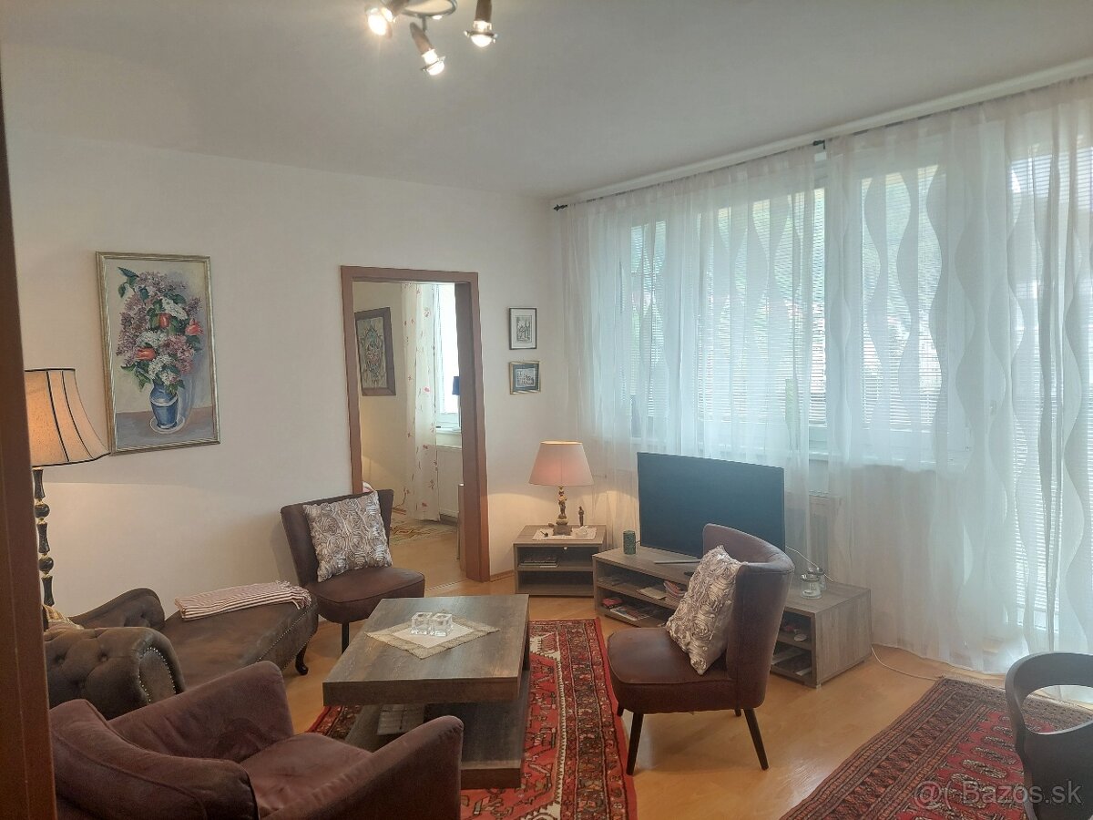 Predám priestranný 3 izbový byt v Trenčianskych Tepliciach. - 4