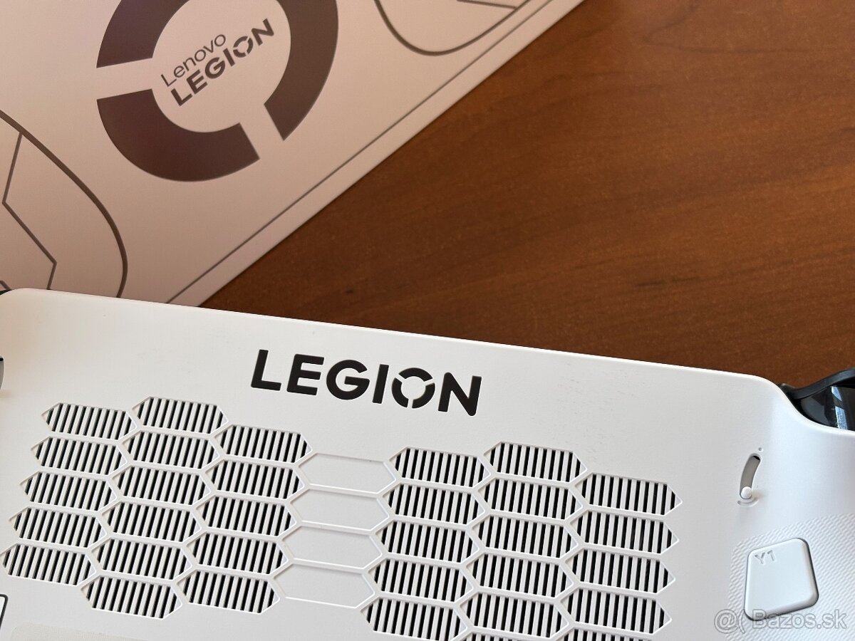 Lenovo Legion GO S 8ARP1 16GB/512GB White + Záruka - 4