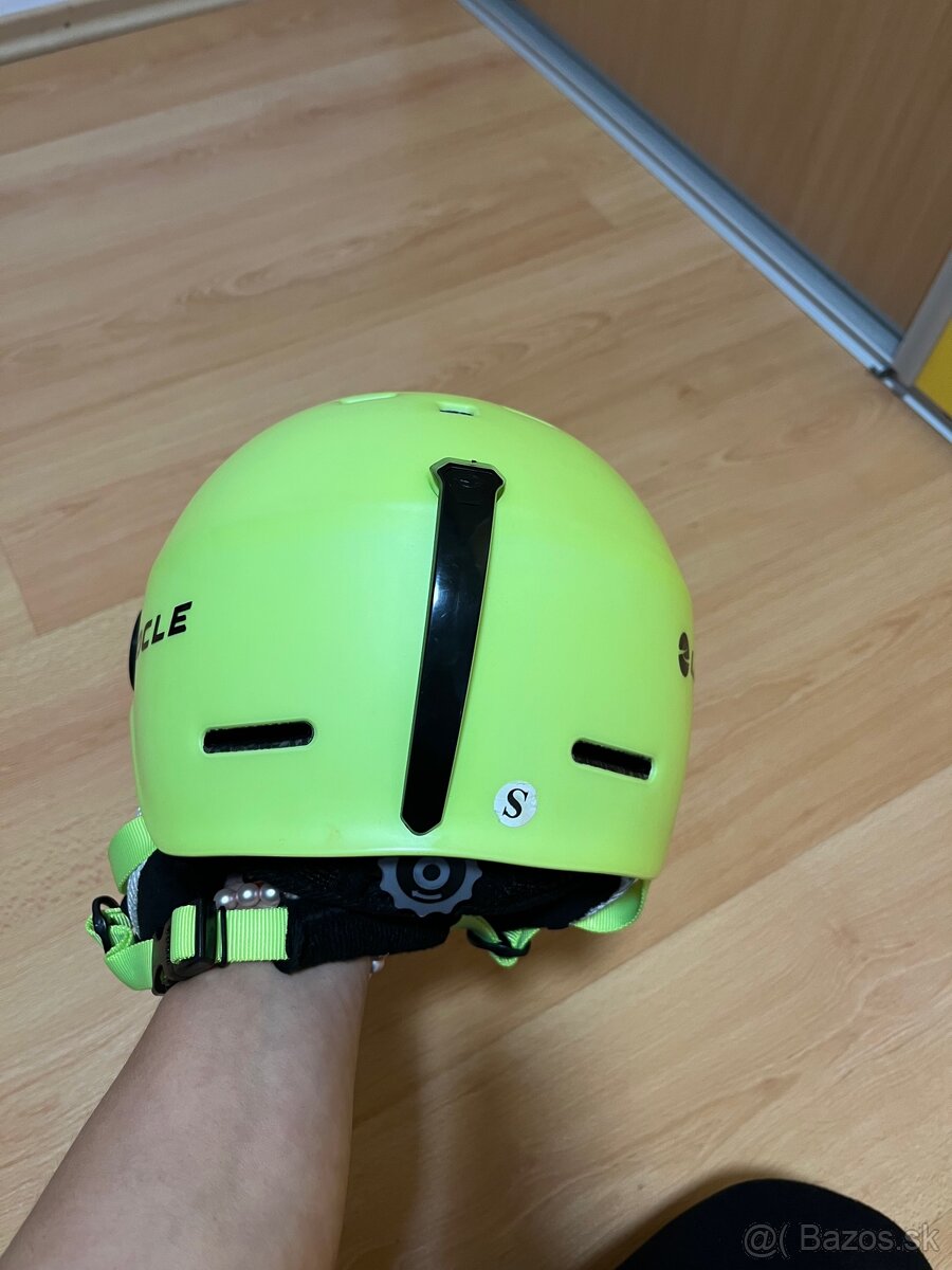 Lyžiarska prilba so štitom - 4