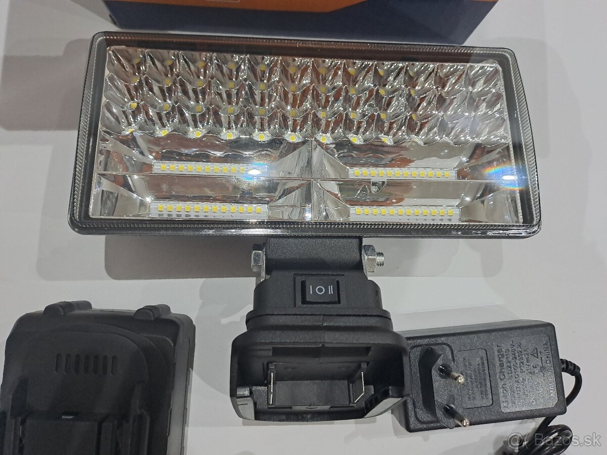Bezdrôtové pracovné svetlo LED s dobíjateľnou LiIon batériou - 4