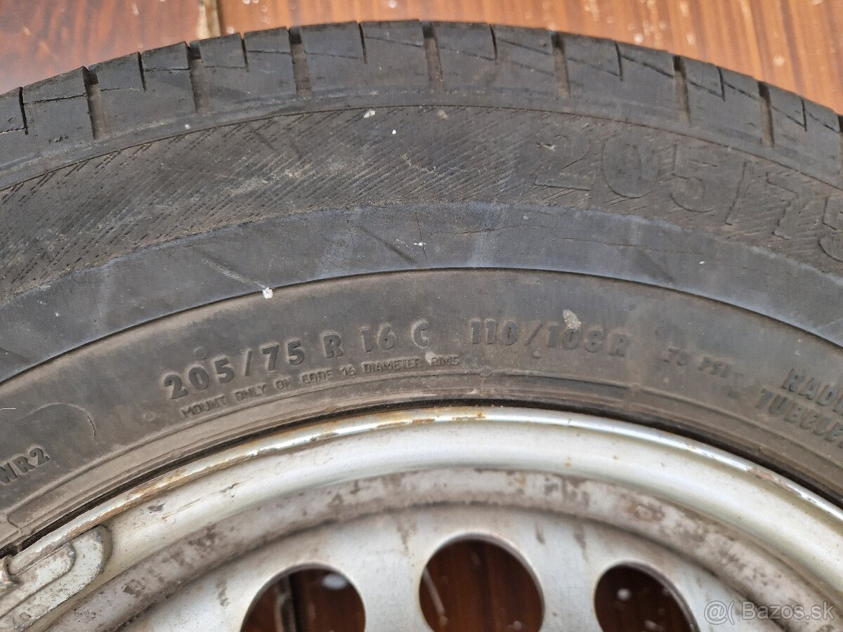 Predám pneumatiky a kolesá 205/75 R16 C 70 psi, 6 1/2Jx16H2 - 4