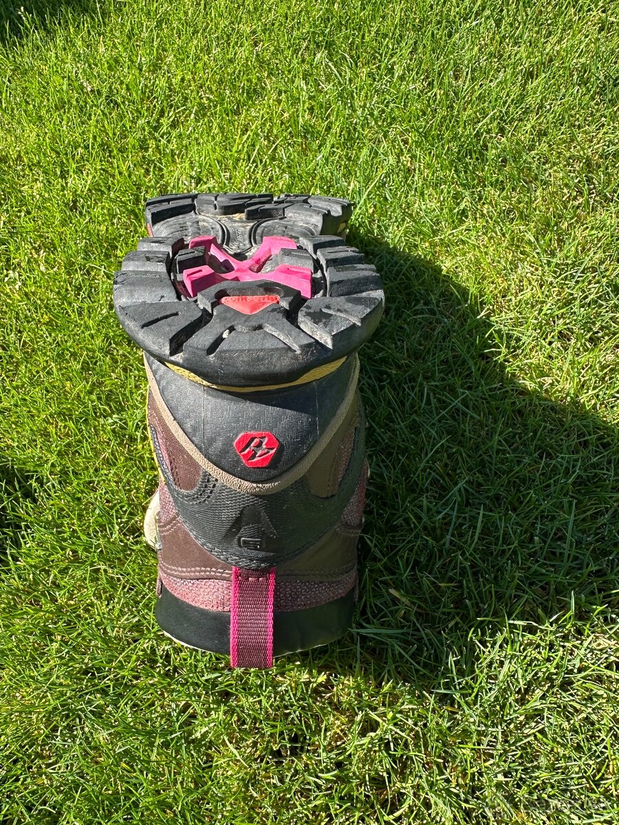 SALOMON QUEST ORIGINS - 4