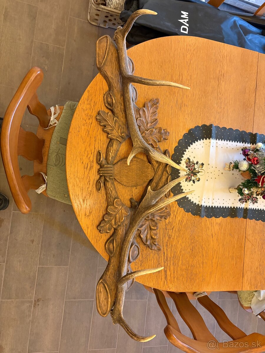 Vešiak z parožia - 4