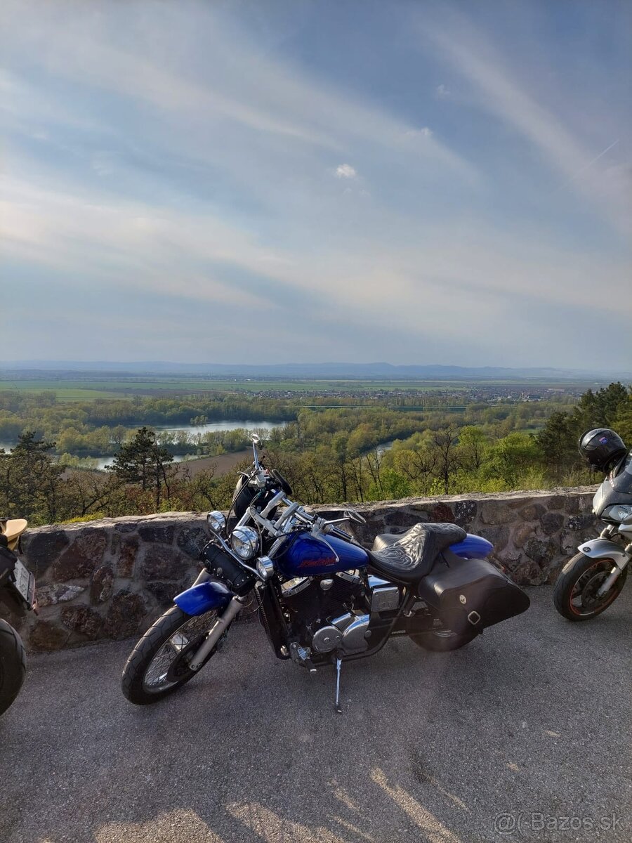 Honda VT 750 Black Widow - 4