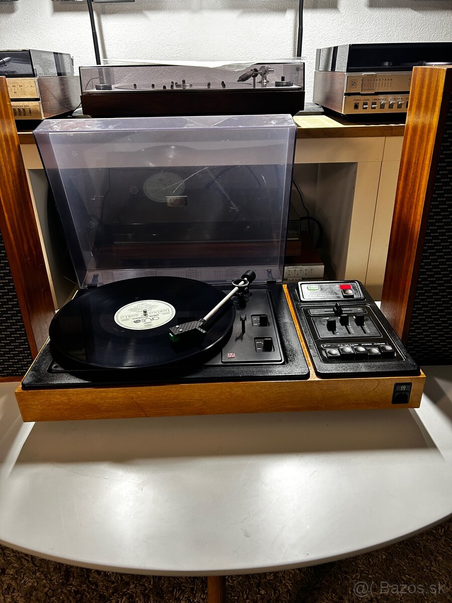 Gramofon Tesla s reproduktormi - 4