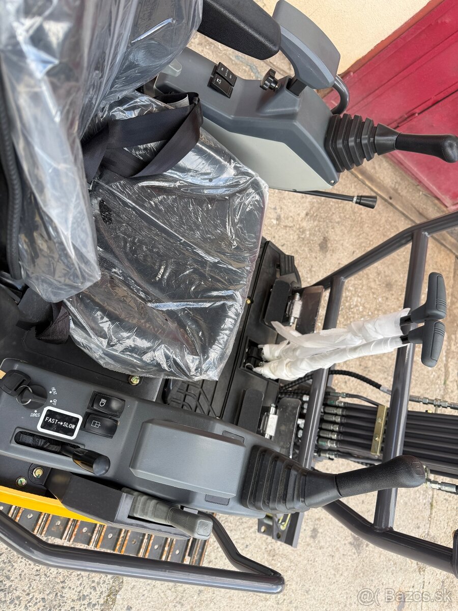 Huayee HY20F Yanmar vio17 - 4