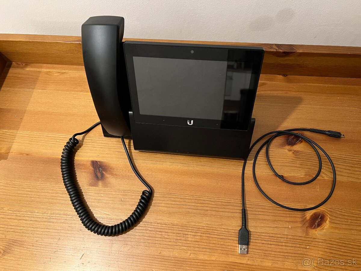 Káblový kancelársky VoIP telefón - 4