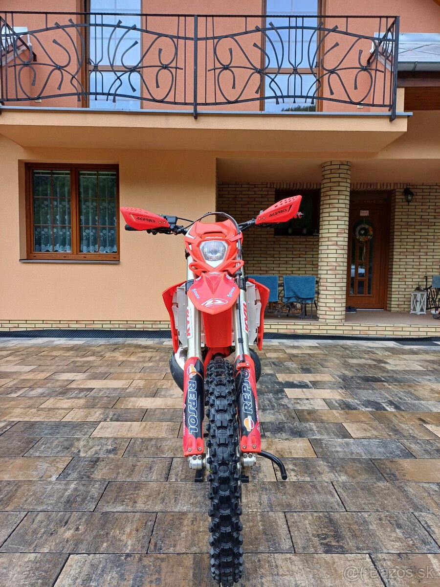 Beta RR 300