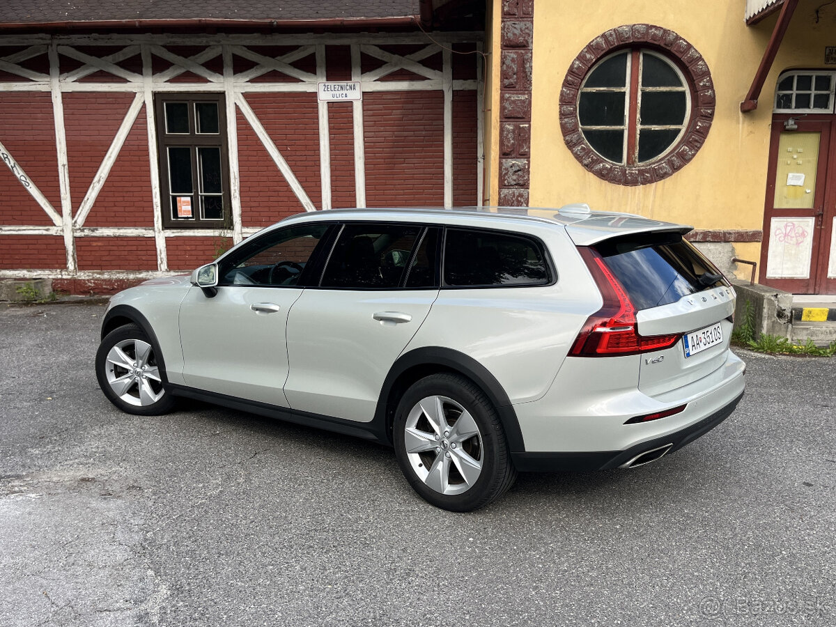 Volvo V60 Cross Country 4x4 - 4