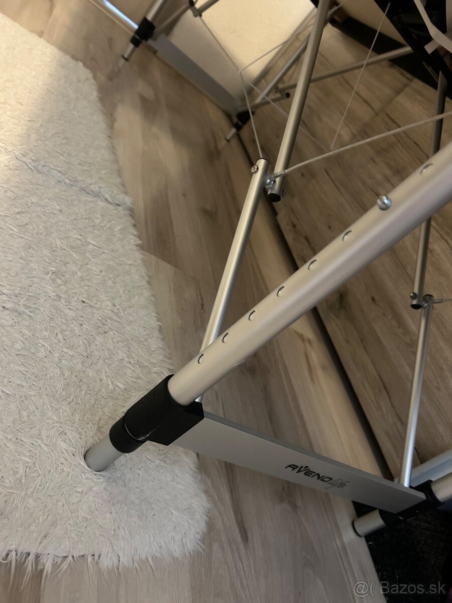 Nový kozmetický/masážny stôl - 4