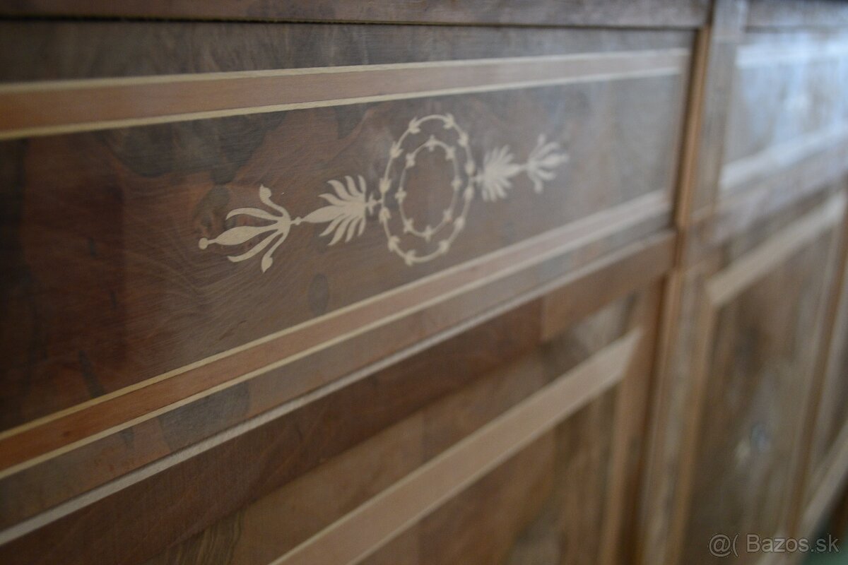 intarzovana skrinka - 4