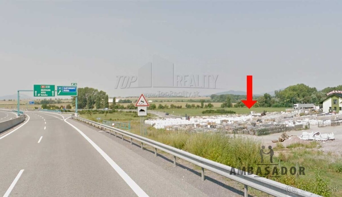 Viditeľný investičný pozemok pri R1 - 4