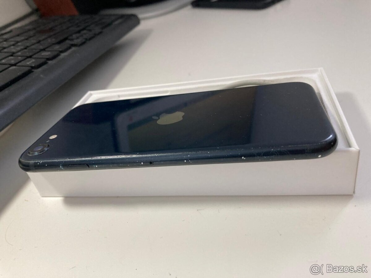 iPhone SE (2022) 128GB – Midnight (Čierna) - 4