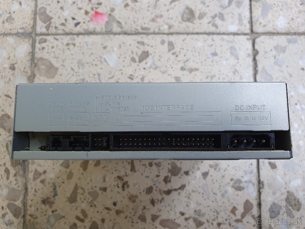 Interna CD/R mechanika s PC zdrojom - 4