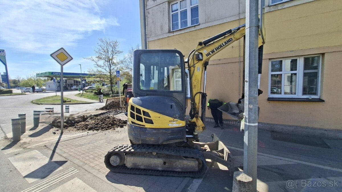 NEW HOLLAND E35B SR - 4