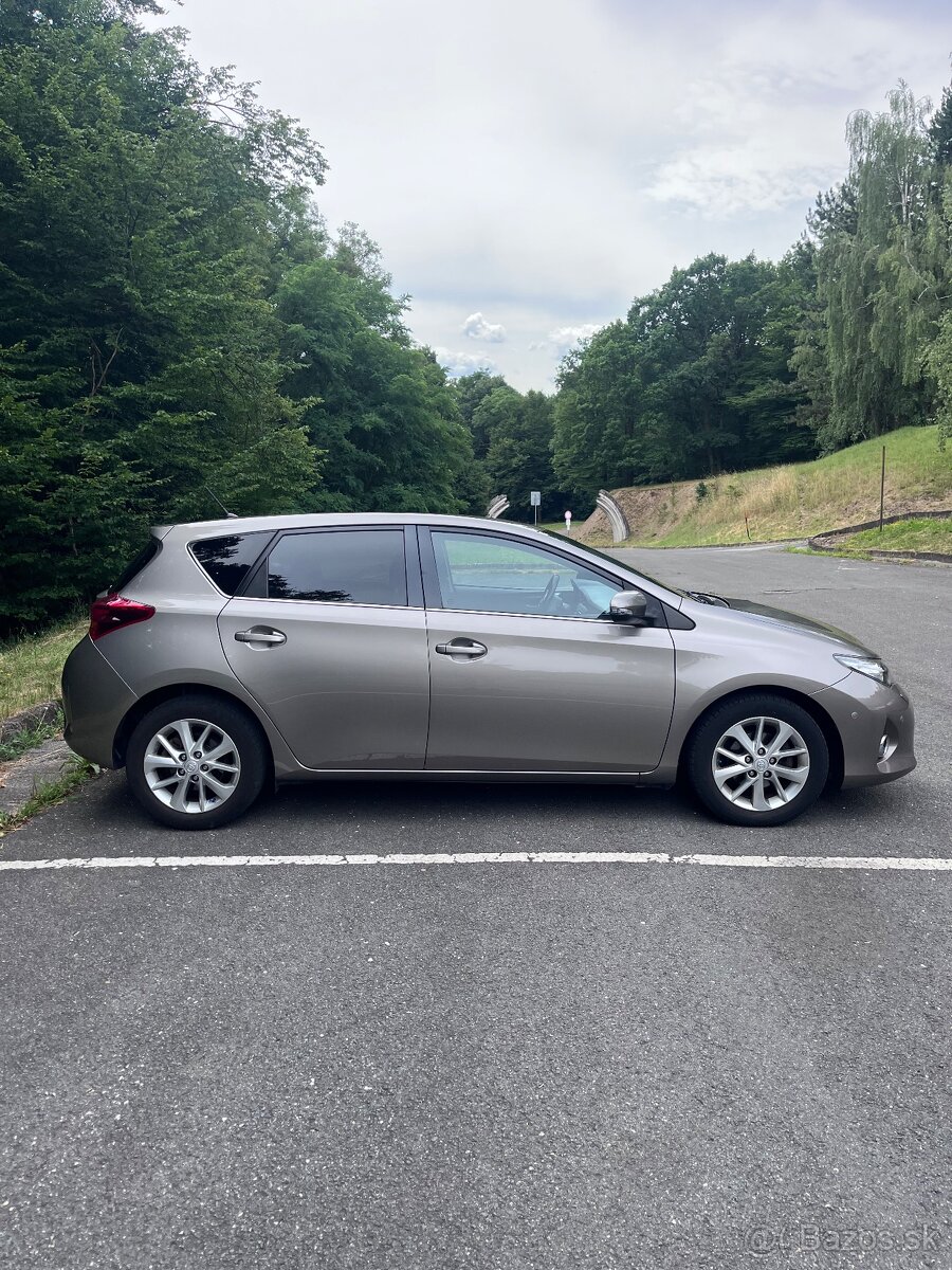 Toyota Auris 1.6 Valvematic - 4