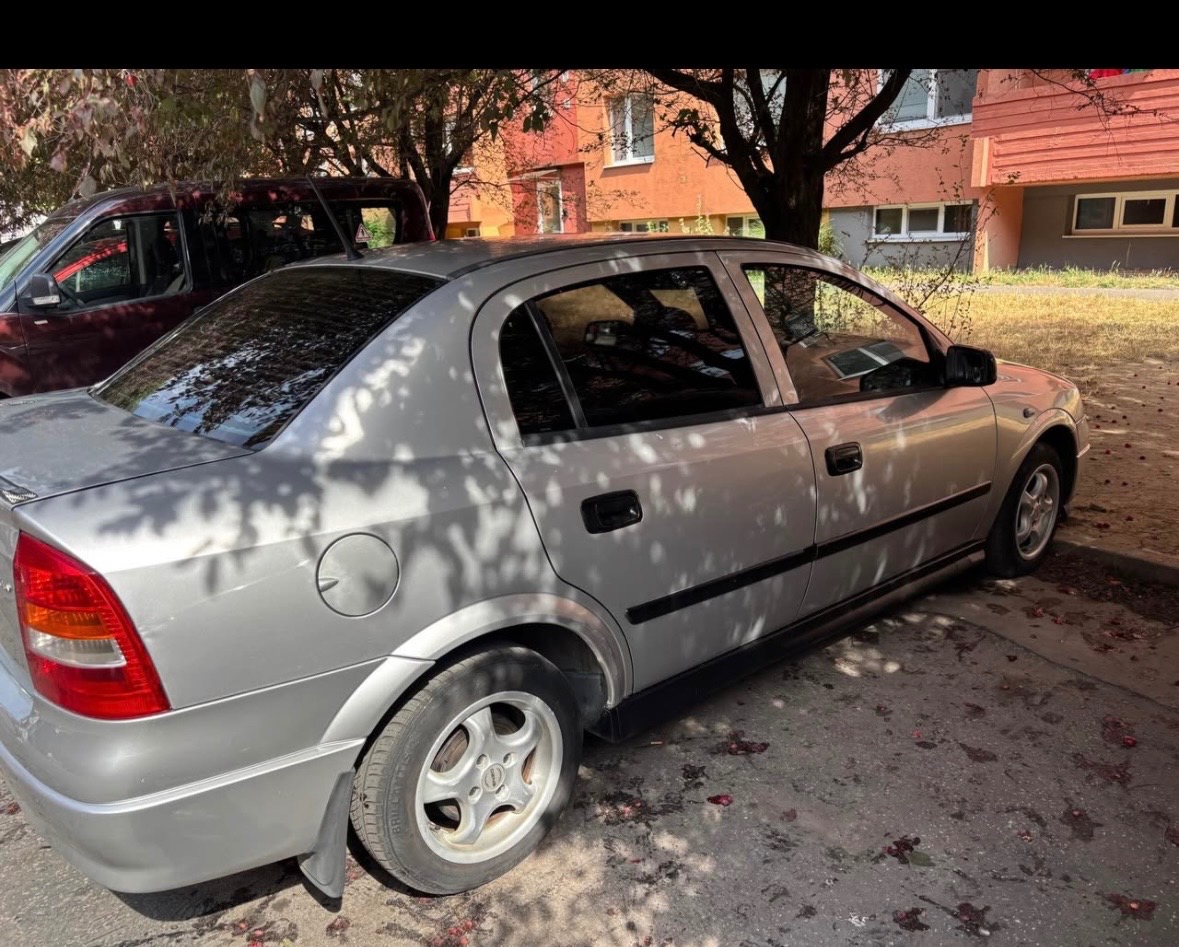 Predám Opel Astra - 4