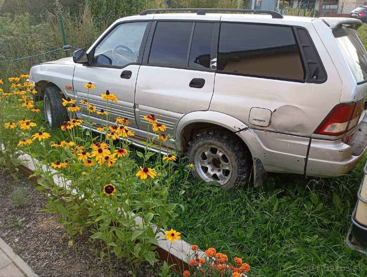 Predám teréne auto 4x4 motor Terrano - 4