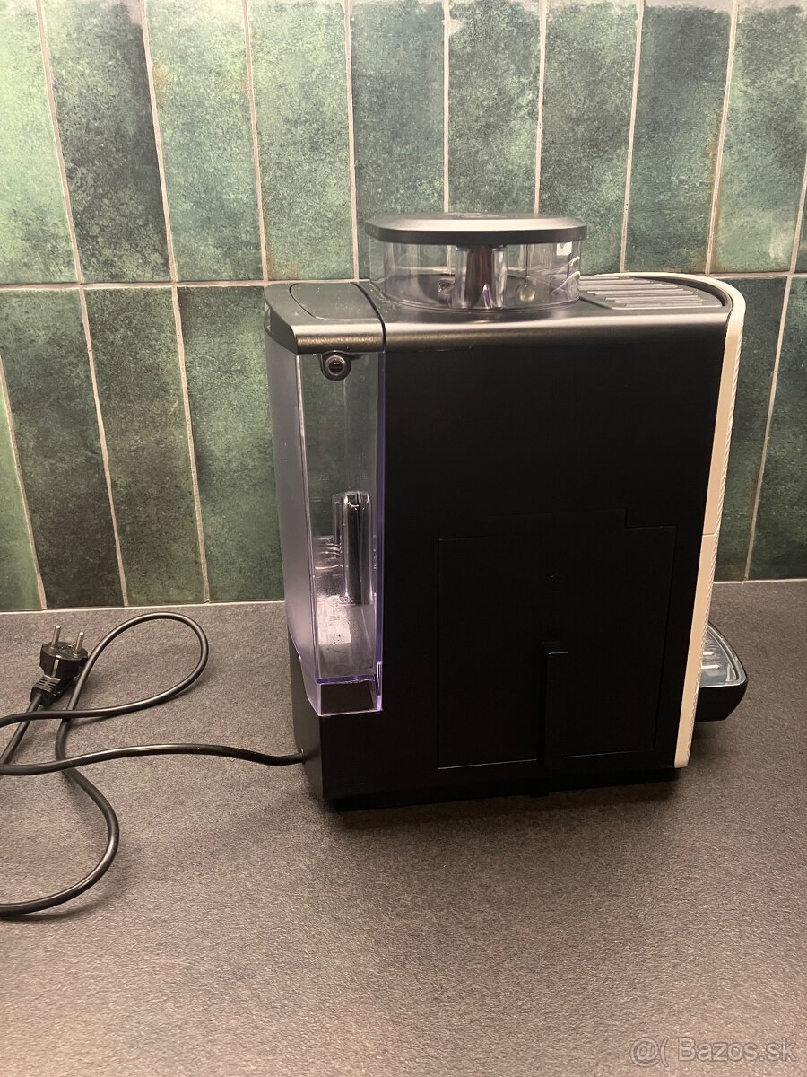 Plneautomatický kávovar Krups - plne funkčný - 4