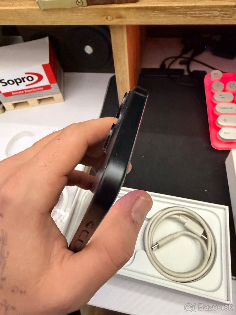 iPhone 15 256GB black - 4