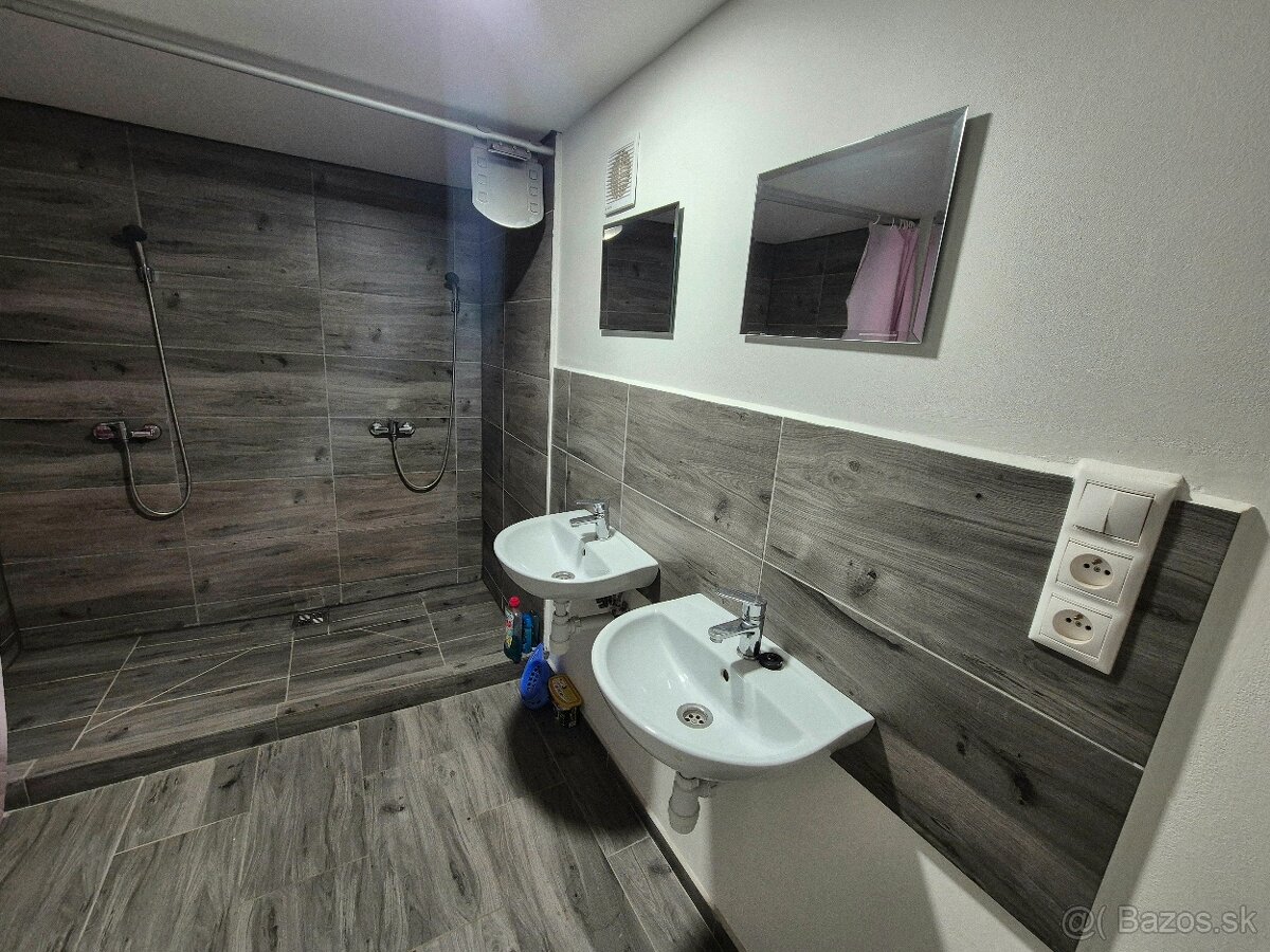 Prenájom 1.izbového bytu v rodinnom dome_Levice - 4